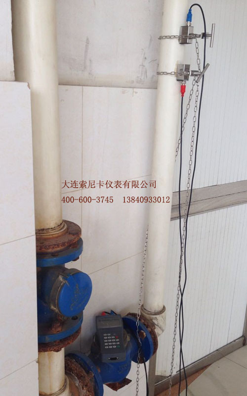 手持式超聲波流量計測量現場